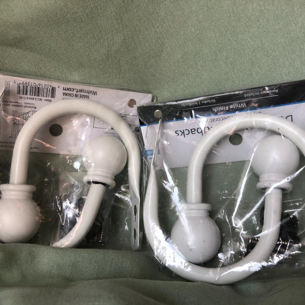 NWT  4 Mainstays Curtain Hold Backs